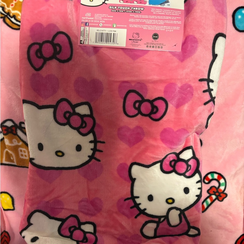 Hello Kitty Pink Heart throw Blanket